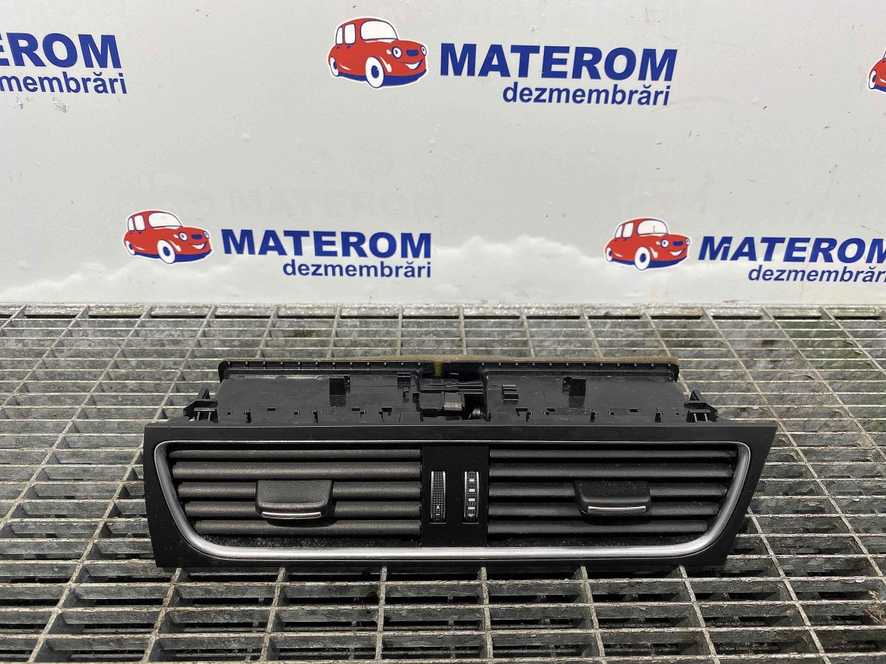 GRILA BORD AUDI A4 A4 - - (2012 2015)