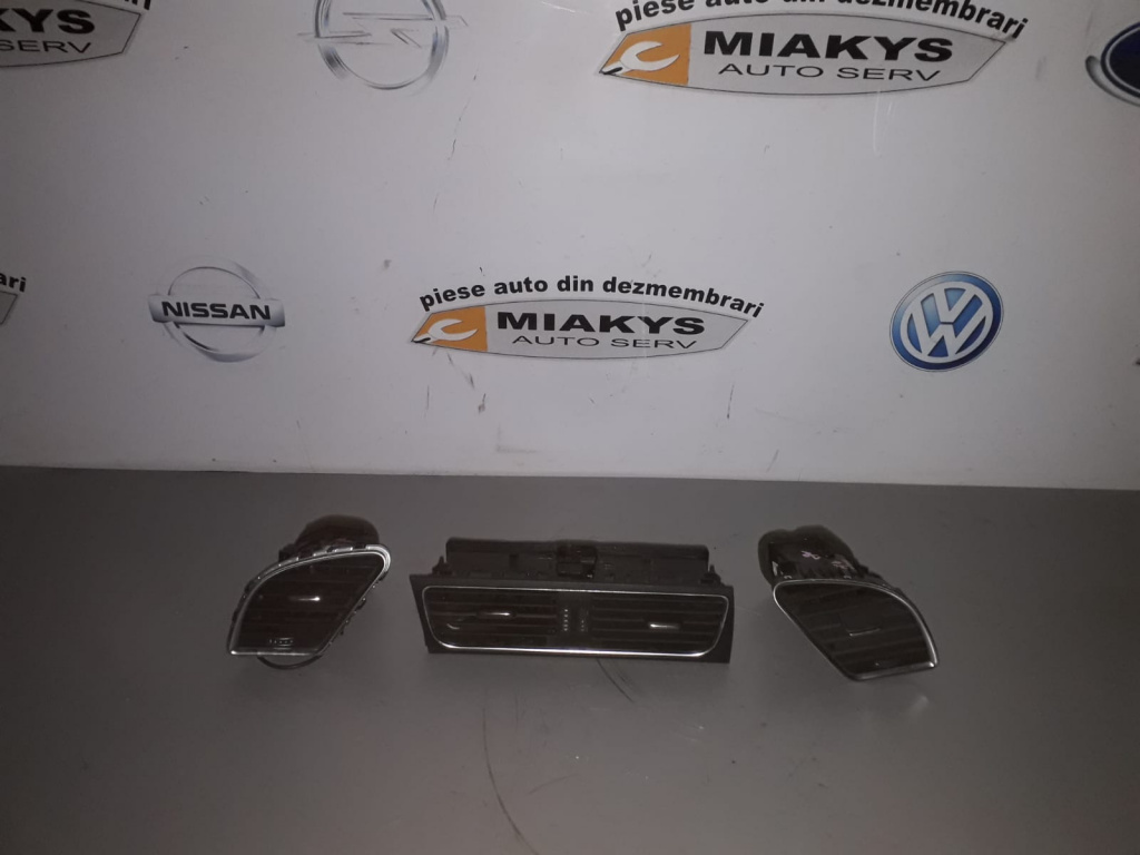 Grila bord Audi A4 B8