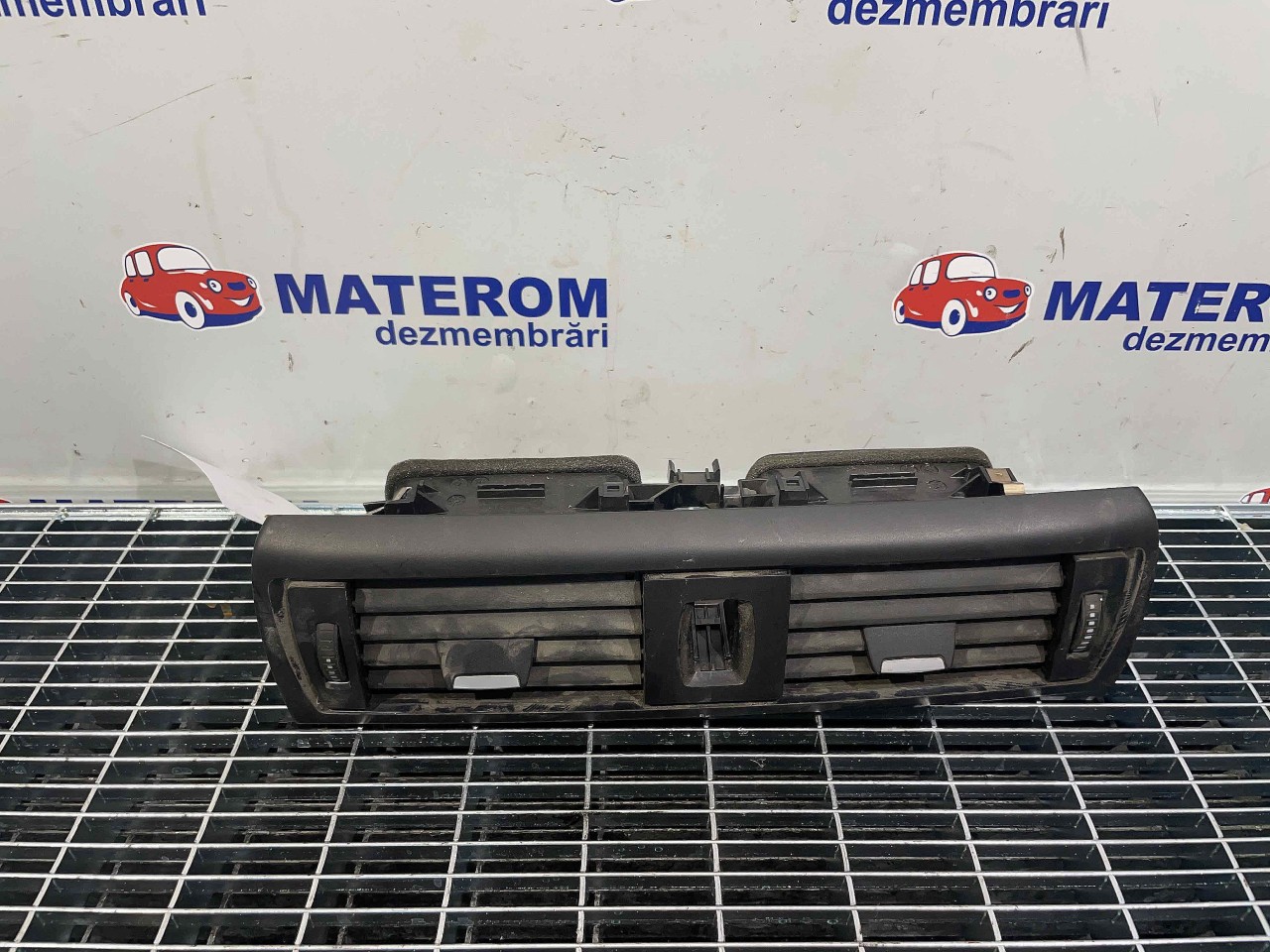GRILA BORD BMW SERIA 1 F20 2.0 D - (2011 2015)
