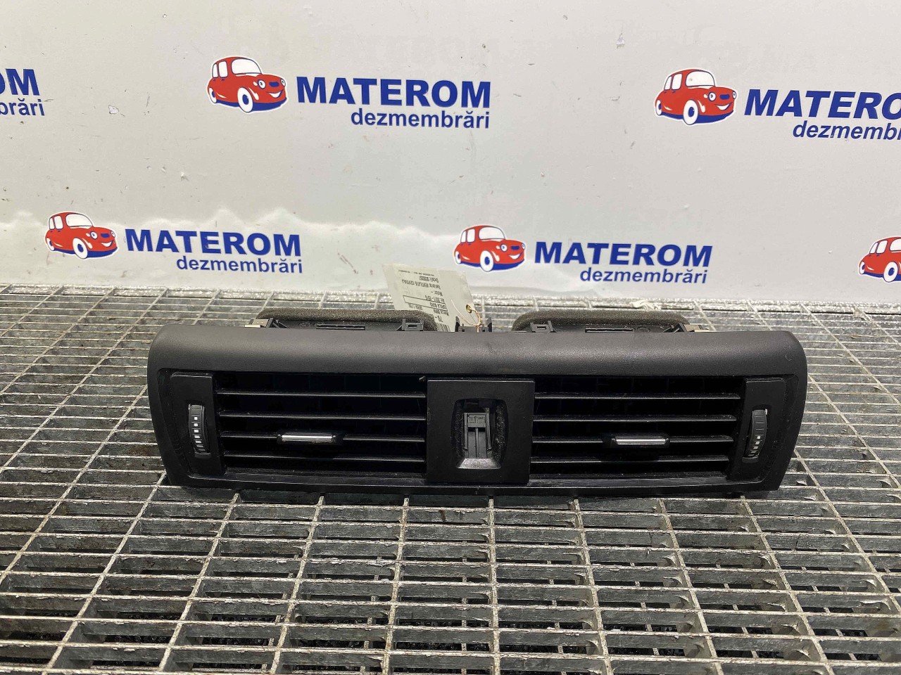 GRILA BORD BMW SERIA 1 F20 SERIA 1 F20 - - (2011 2015)