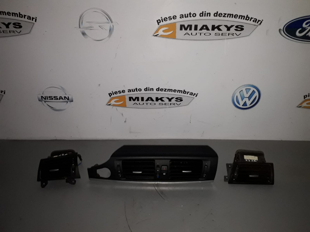 Grila bord BMW X3 F25