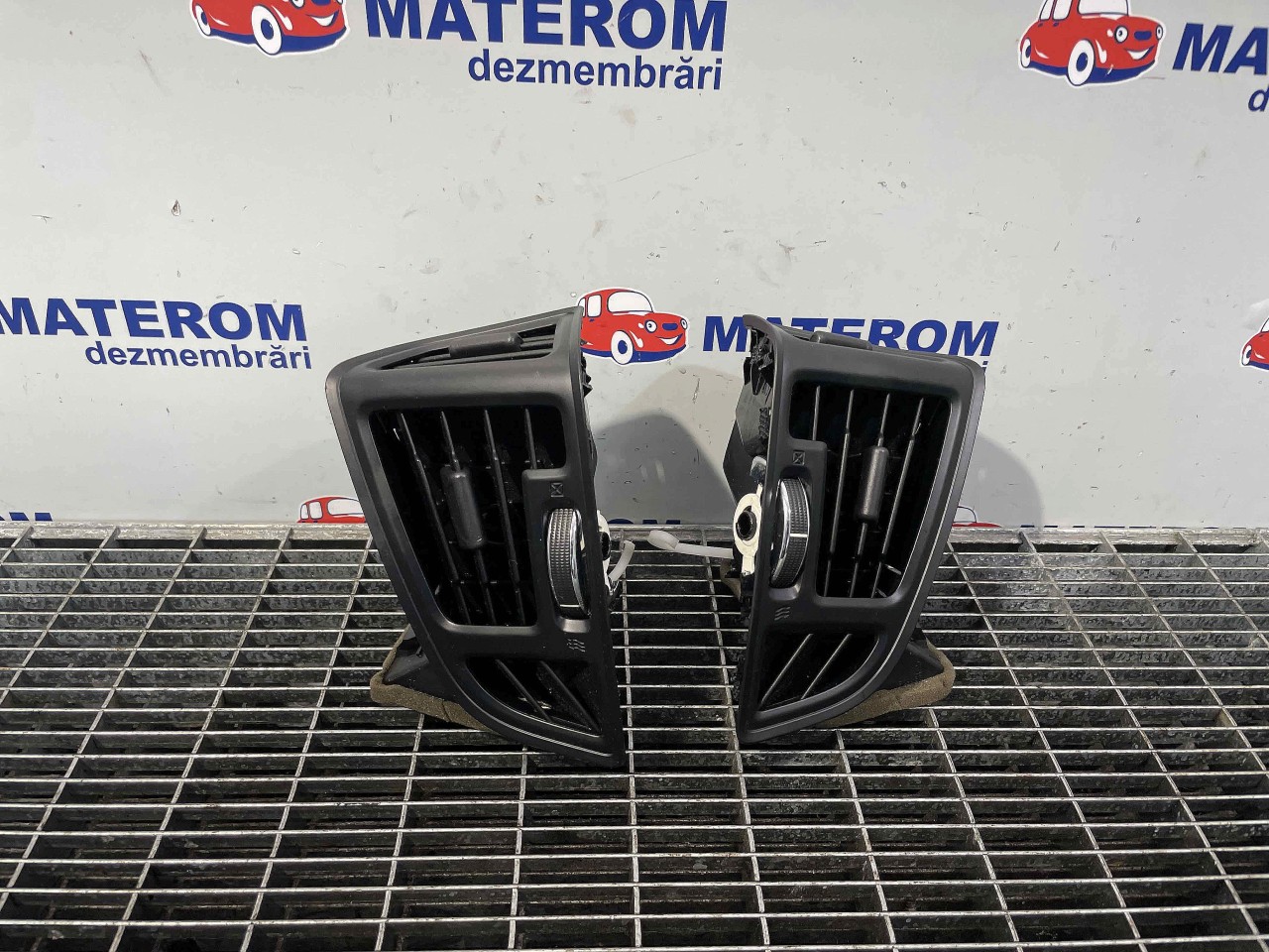 GRILA BORD FORD C-MAX 1.6 TDCI - (2010 2015)
