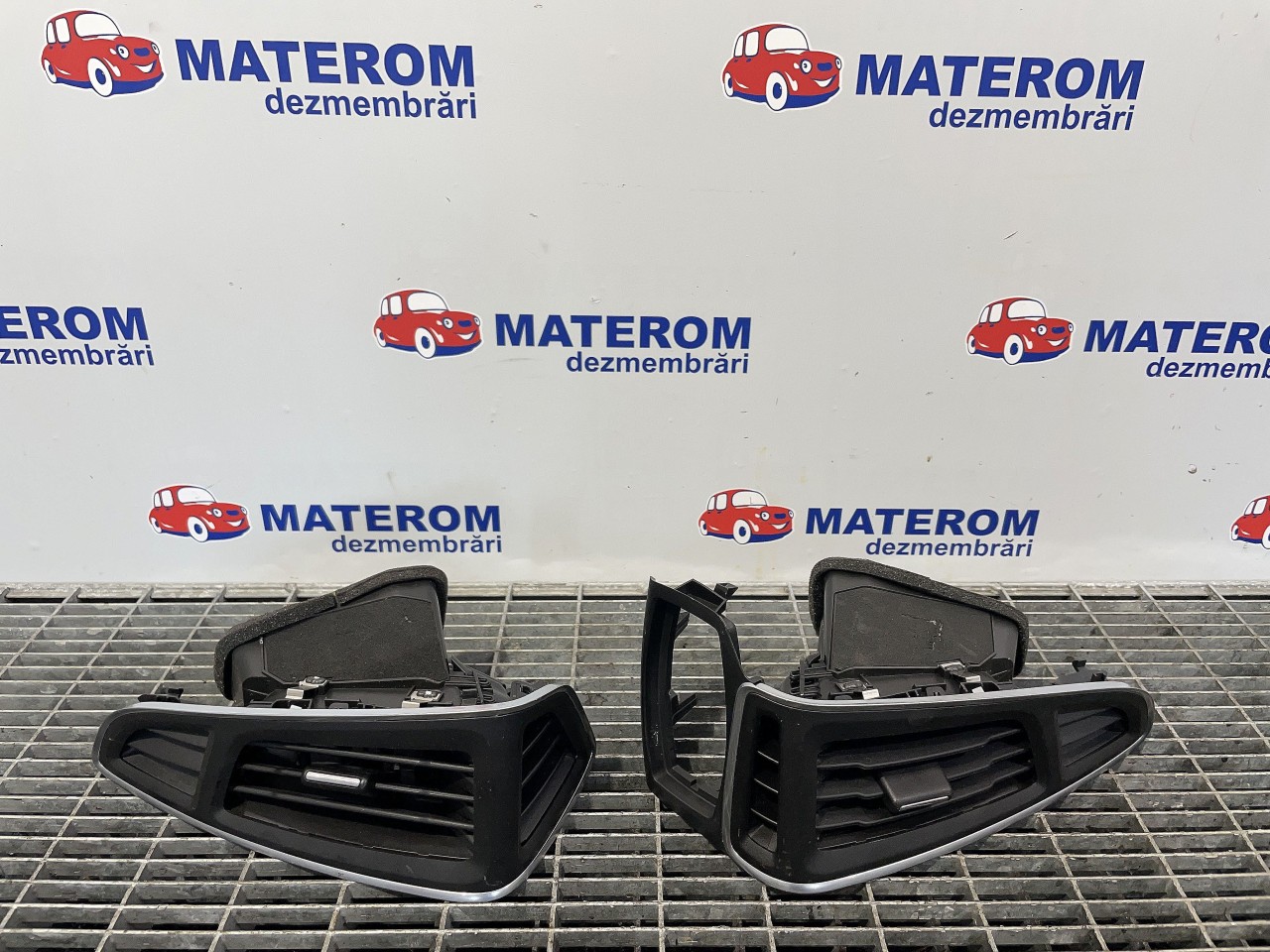 GRILA BORD FORD FOCUS - - (2011 2014)