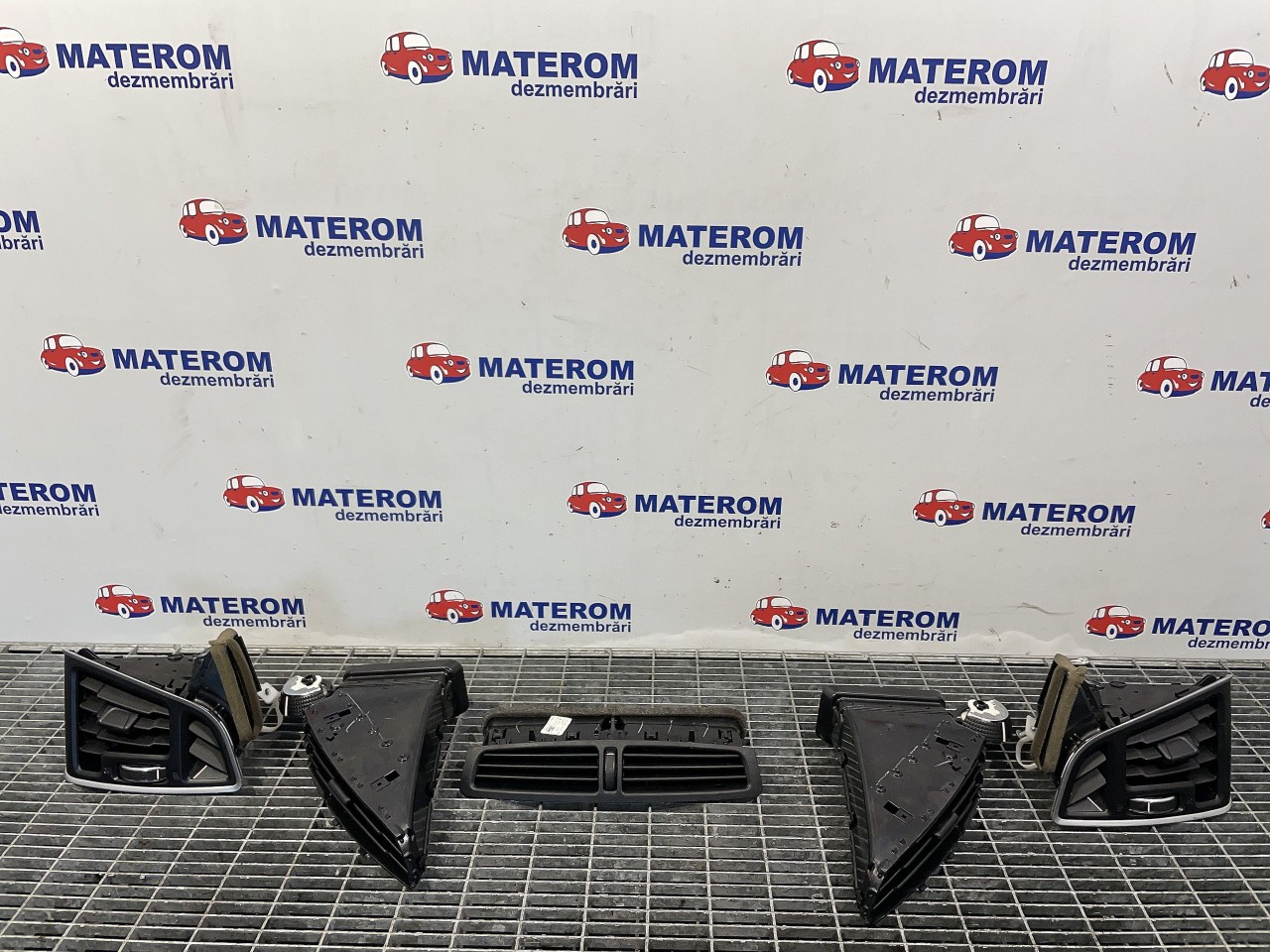GRILA BORD FORD GRAND C-MAX GRAND C-MAX - - (2010 2015)