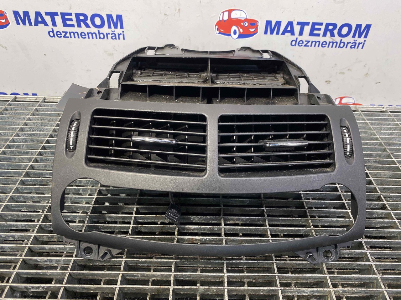 GRILA BORD MERCEDES E-CLASS E-CLASS - - (2005 2009)