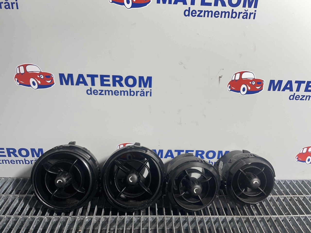 GRILA BORD MINI COUNTRYMAN 1.6 D - (2010 2017)