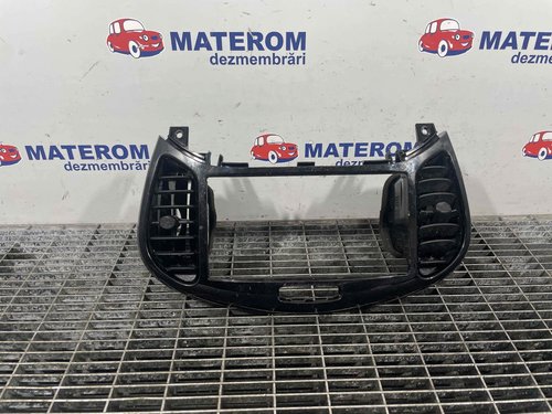 GRILA BORD NISSAN JUKE - - (2014 2018)