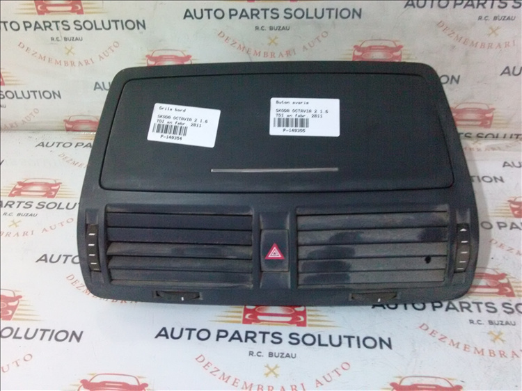 Grila bord SKODA OCTAVIA 2 1.6 TDI an fabr. 2011