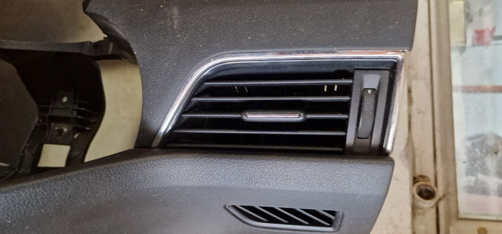 Grila Bord Stanga Skoda Octavia 3