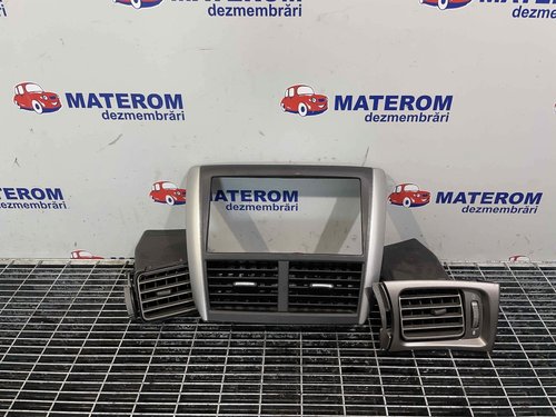 GRILA BORD SUBARU FORESTER - - (2008 2013)