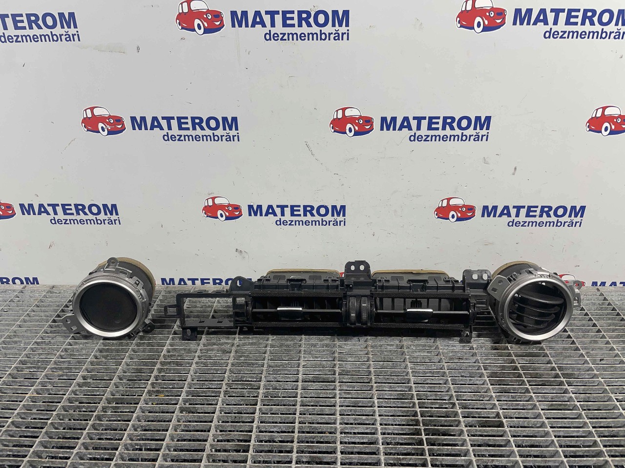 GRILA BORD TOYOTA AURIS AURIS - - (2012 2015)