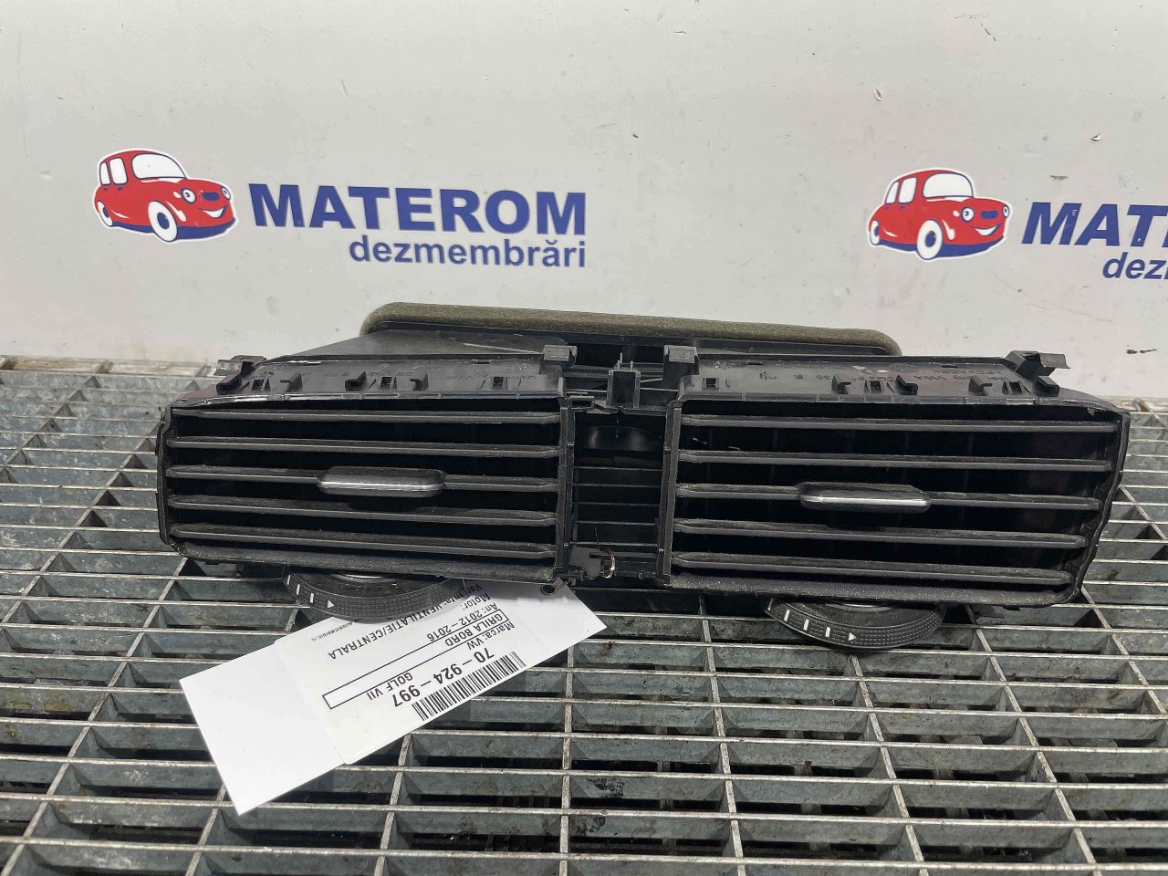 GRILA BORD VW GOLF VII - - (2012 2016)
