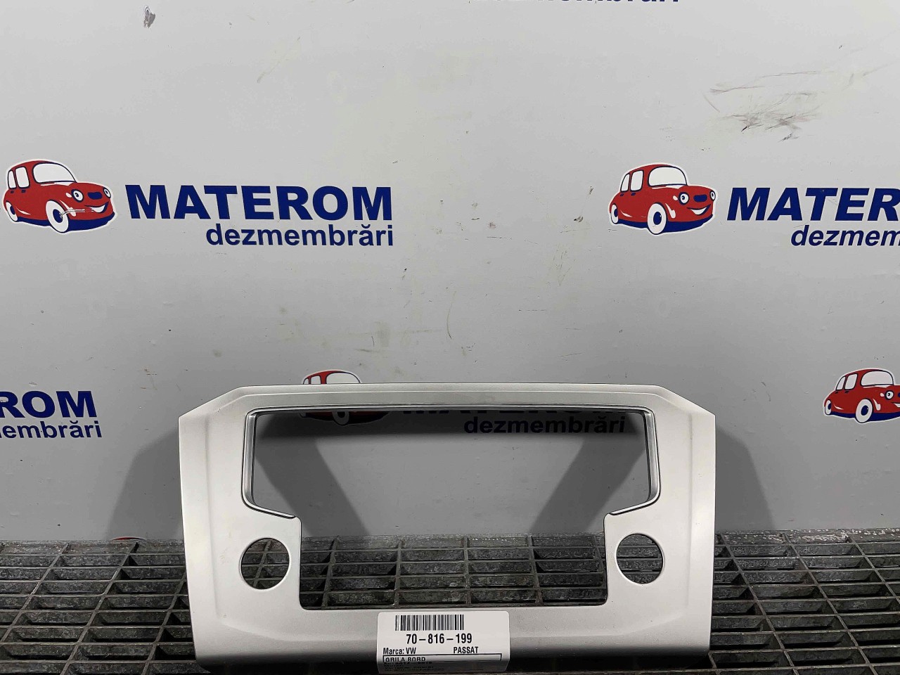 GRILA BORD VW PASSAT - - (2014 2019)