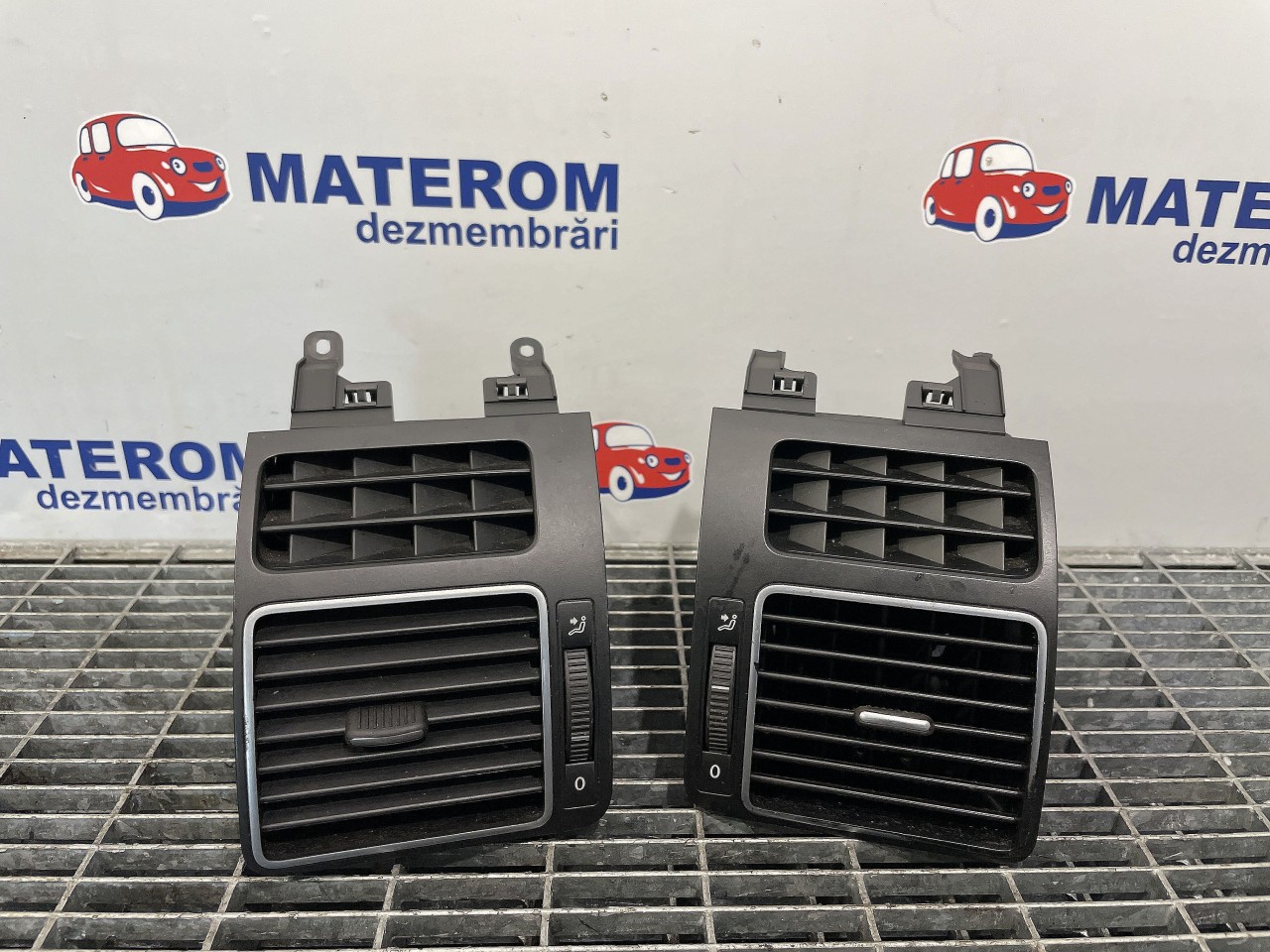 GRILA BORD VW TOURAN - - (2010 2015)