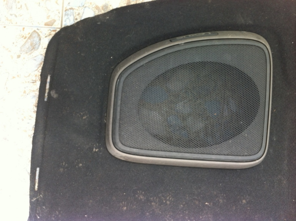 Grila boxa dreapta spate Lexus IS XE10 [1999 - 2005] Sedan 200 MT (155 hp) (JCE1_ GXE1_) IS200 SE 2.0