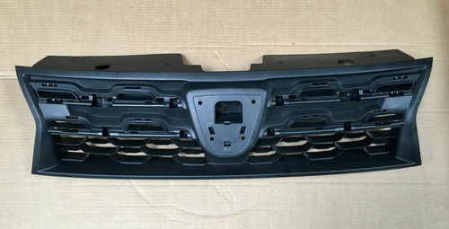 Grila calandru bara fata Dacia Duster 2014 - 2017 623100838R