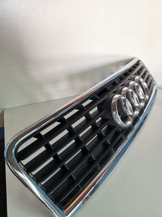 Grila capota Audi A4 B6