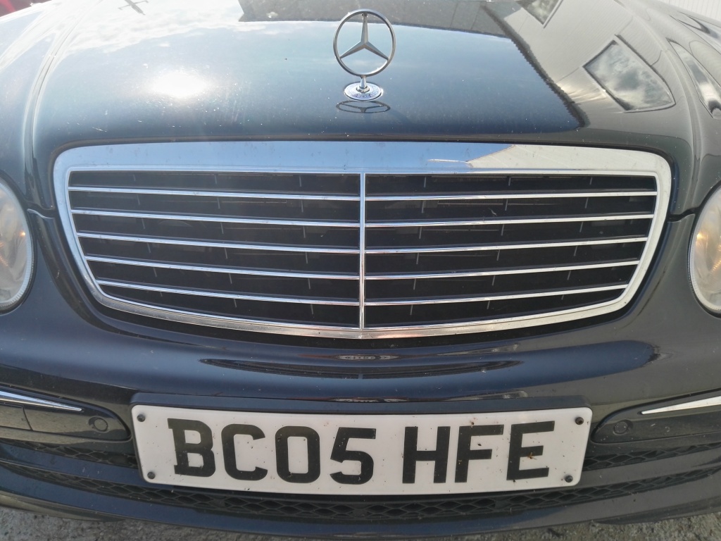 Grila capota Avantgarde Mercedes E class w211