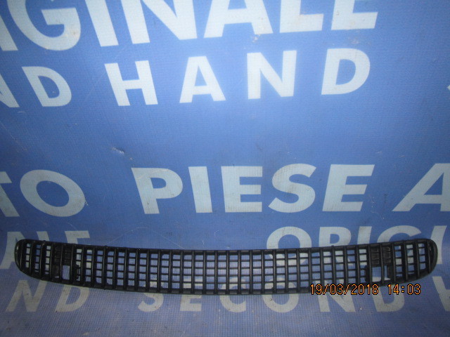 Grila capota BMW E46 ; 51138208484