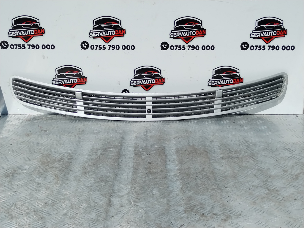 Grila capota Mercedes-Benz E-Class (2002-2008) [W211] 2.2 Motorina 2005, 2118800005