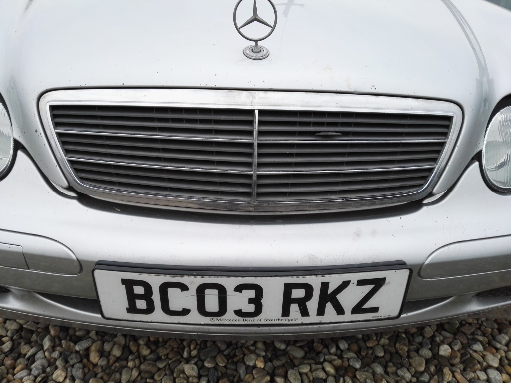 Grila capota Mercedes C class W203 classic