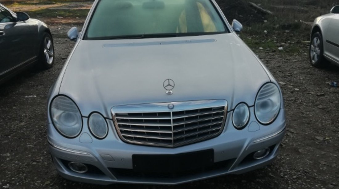 Grila capota Mercedes E class W211 facelift