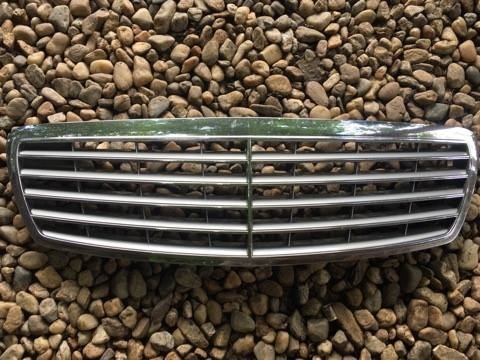 Grila capota mercedes E class w211