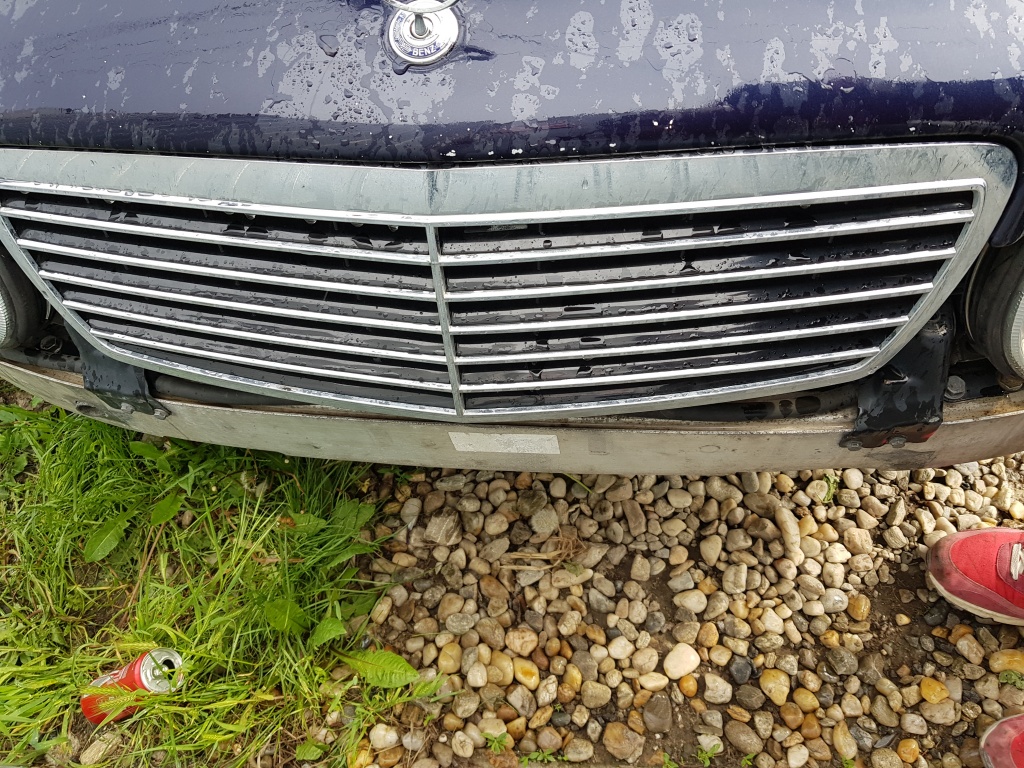 GRILA CAPOTA MERCEDES E CLASS W211
