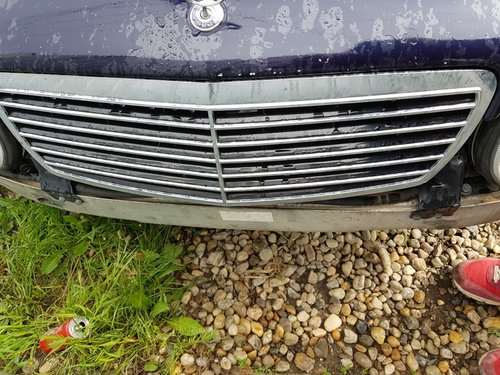 GRILA CAPOTA MERCEDES E CLASS W211