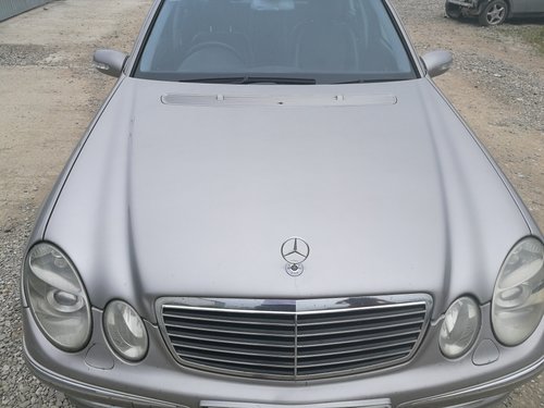 Grila capota Mercedes E220 cdi w211 Avantgarde