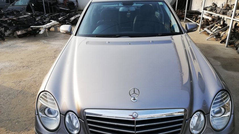 Grila capota Mercedes E220 cdi w211 facelift avantgarde