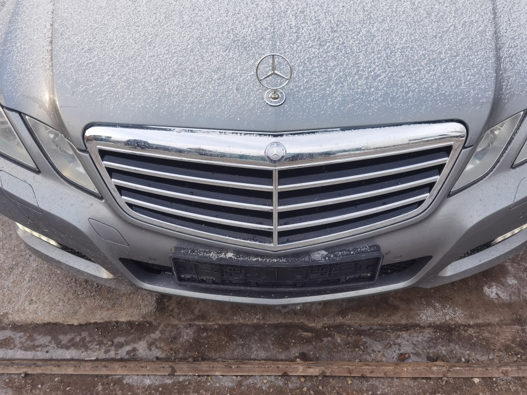 Grila capota Mercedes E220 cdi w212