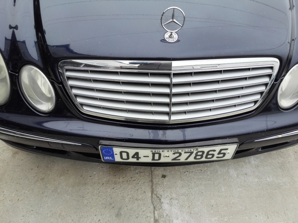 Grila capota Mercedes E270 cdi w211 2002-2005