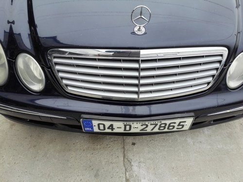 Grila capota Mercedes E270 cdi w211 2002-2005