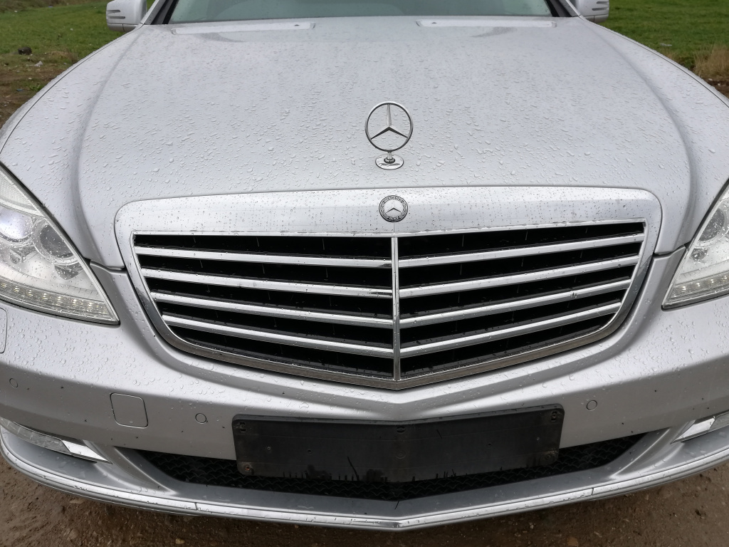 GRILA CAPOTA MERCEDES S CLASS W221 350 CDI 4 MATIC FACELIFT