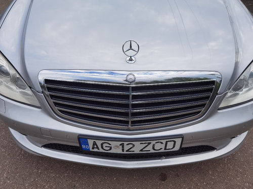Grila capota Mercedes w221 an 2008