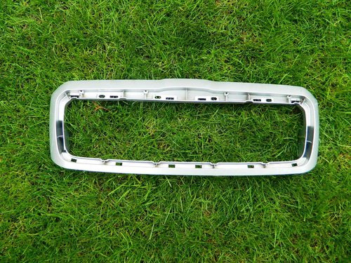 Grila capota Skoda Octavia 1 cod 1U0853665A