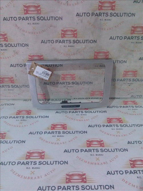 Grila CD player VOLKSWAGEN PASSAT B6 2.0 TDI an fabr. 2010