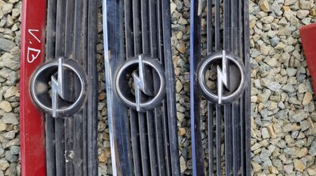 Grila central radiator stema Opel Vectra B