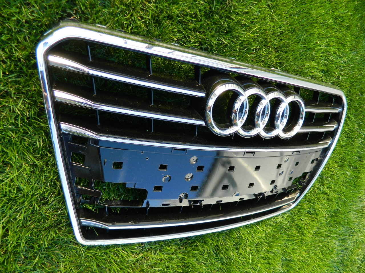 Grila centrala Audi A7 S-Line 2012-2015 cod 4G8853651C