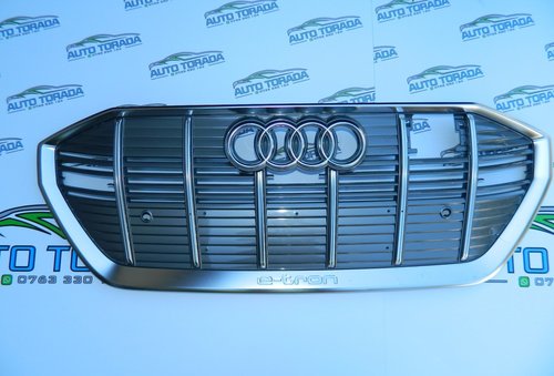 Grila centrala Audi E-Tron model 2018 2019 2020 2021 2022 2023 cod 4KE853651