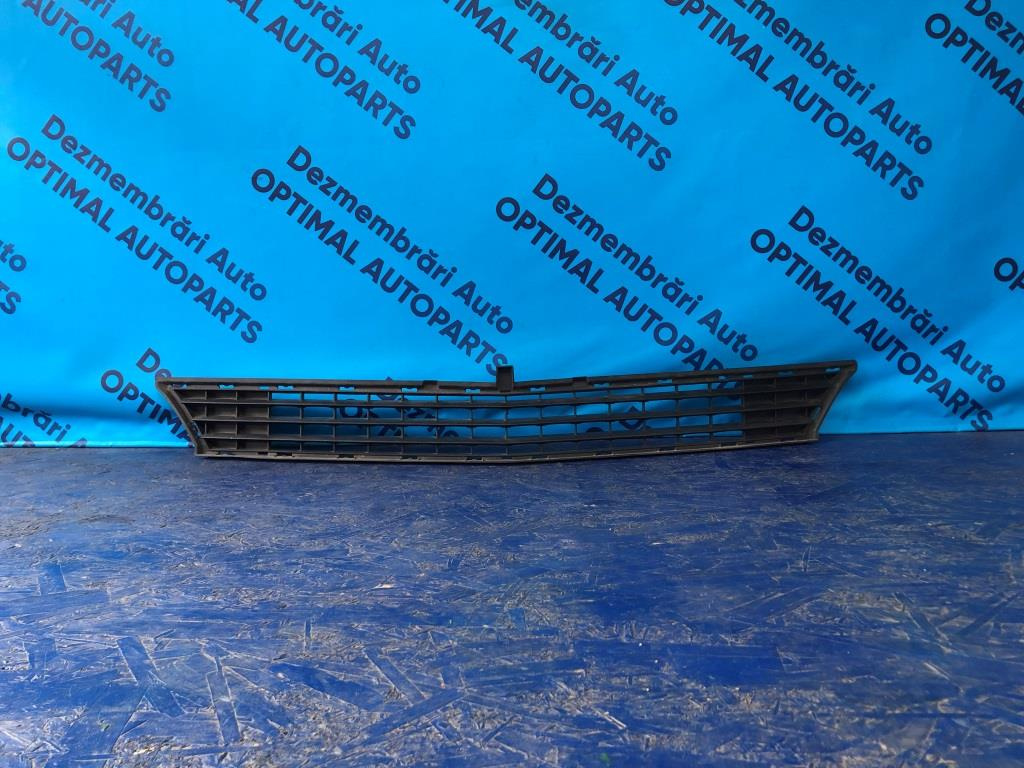 Grila centrala bara fata Mercedes B Class W245 2005-2008