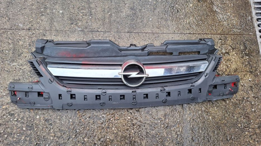 Grila centrala bara fata Opel Corsa C 2004-2008