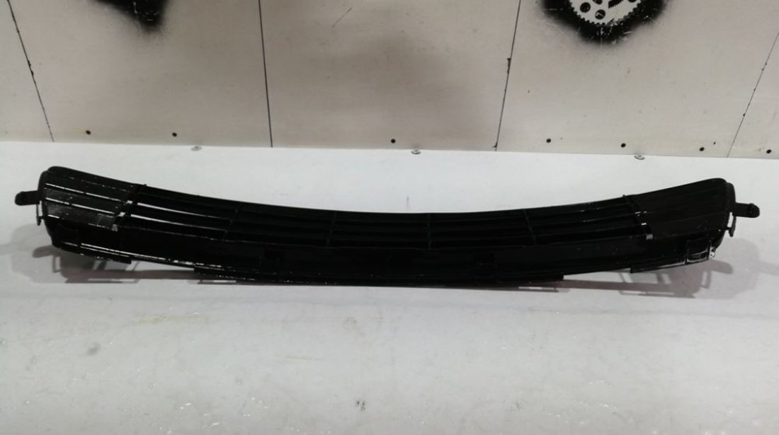 Grila centrala bara fata Toyota Corolla An 2011 2012 2013 cod 53112-12230