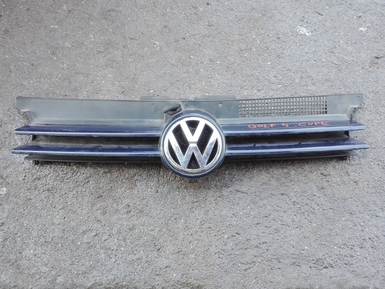 Grila Centrala bara Fata Vw Golf 4 Albastru Metalizat