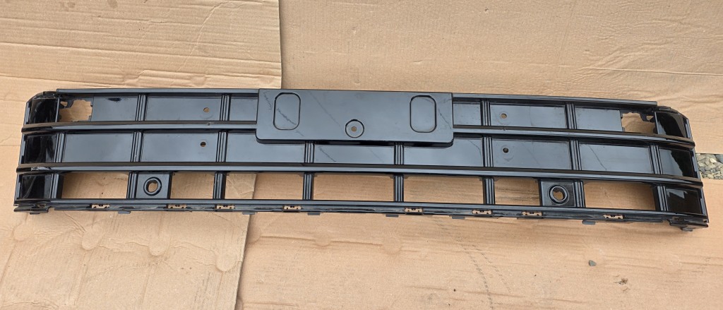Grila centrala bara fata Vw Touareg 3 Facelift 2023 2024 2025
