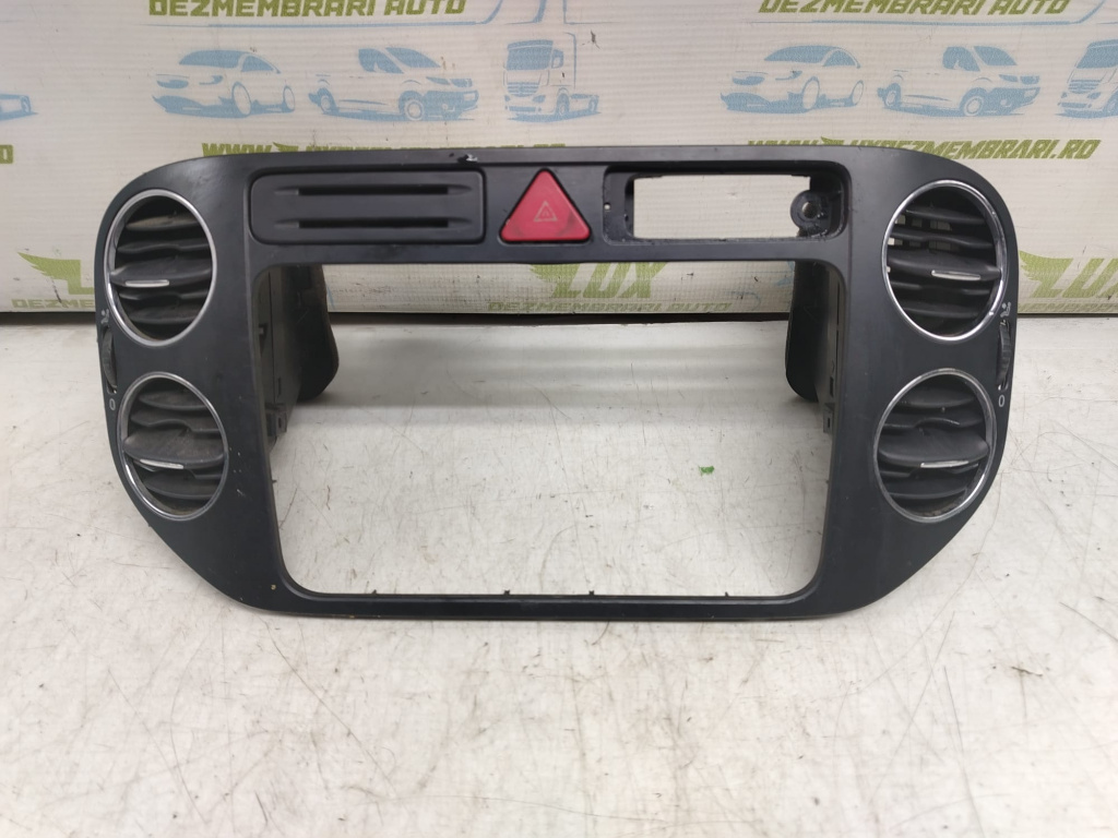 Grila centrala bord 5m0858071j Volkswagen VW Golf Plus [2004 - 2009] 1.9 tdi BKC