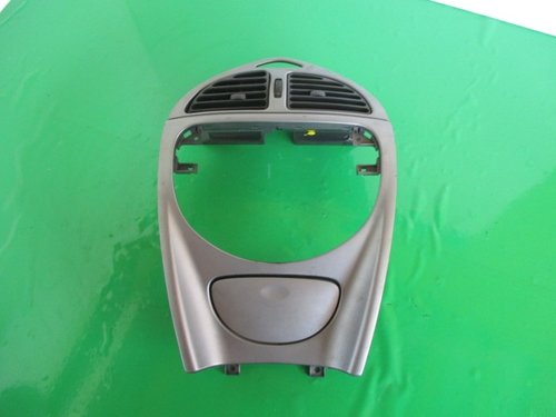 GRILA CENTRALA BORD / SCRUMIERA CITROEN C5 1 FAB. 2000 - 2004 ⭐⭐⭐⭐⭐