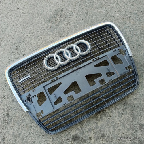 Grila Centrala Cu Sigla Audi A8 (4E) 2002-2009 Ad07015Gan, Ad0701601, Pd2876, Qa261