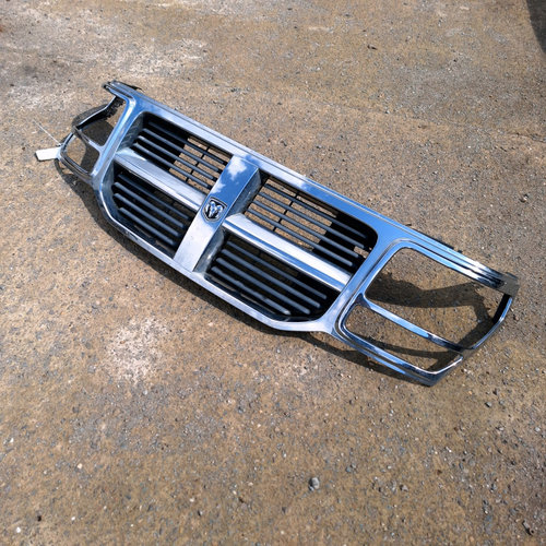 Grila Centrala Cu Sigla Dodge Nitro 2007 - 2012 Motorina 5KH12TRMAE , SR7791, 85501C, SRICAVITPO